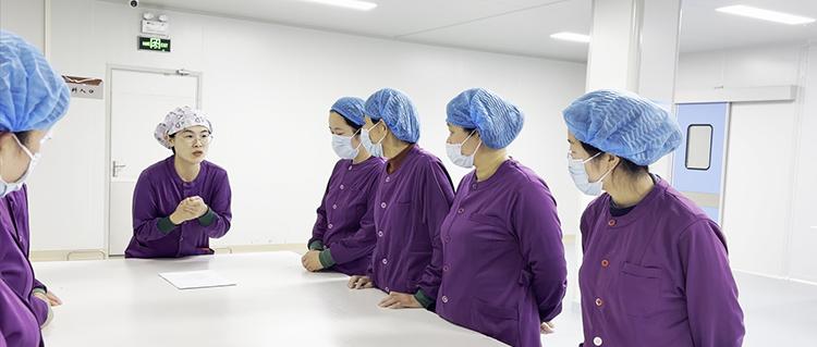 筑牢職業(yè)防護(hù)防線 | 洗滌中心常態(tài)化開展銳器傷處理專項(xiàng)培訓(xùn)